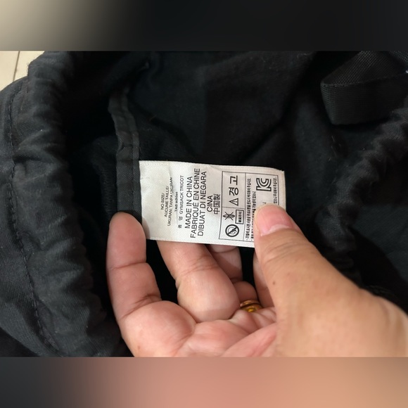Adidas original draw string bag. Used gently - Picture 6 of 8